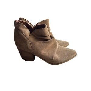 M.I.M. Women 8.5 Tan Suede Slouchy Ankle Booties Pointed Toe Block Heel cottage